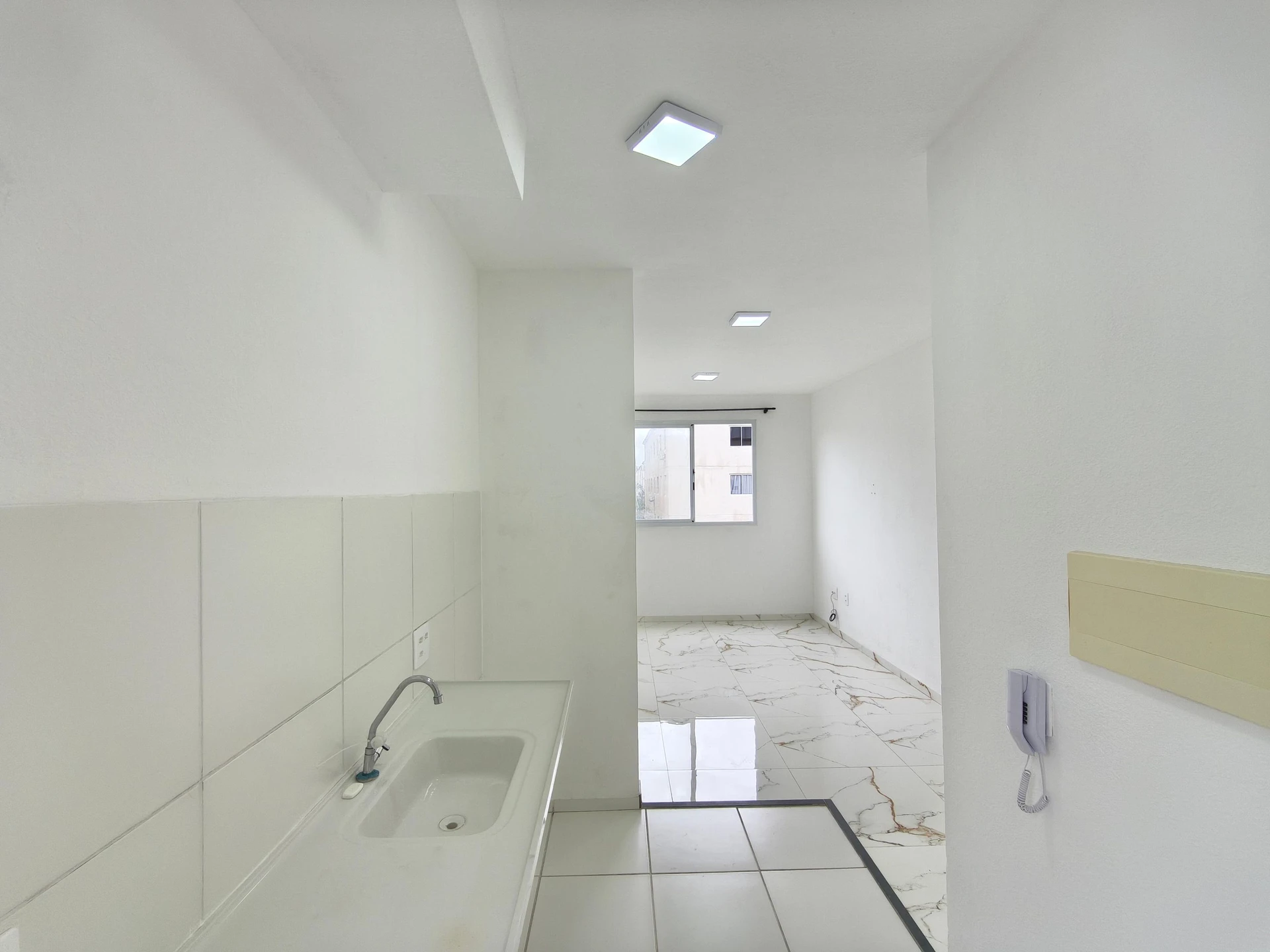 Unfurnished 2-bedroom apartment with 1 parking space — photo 11