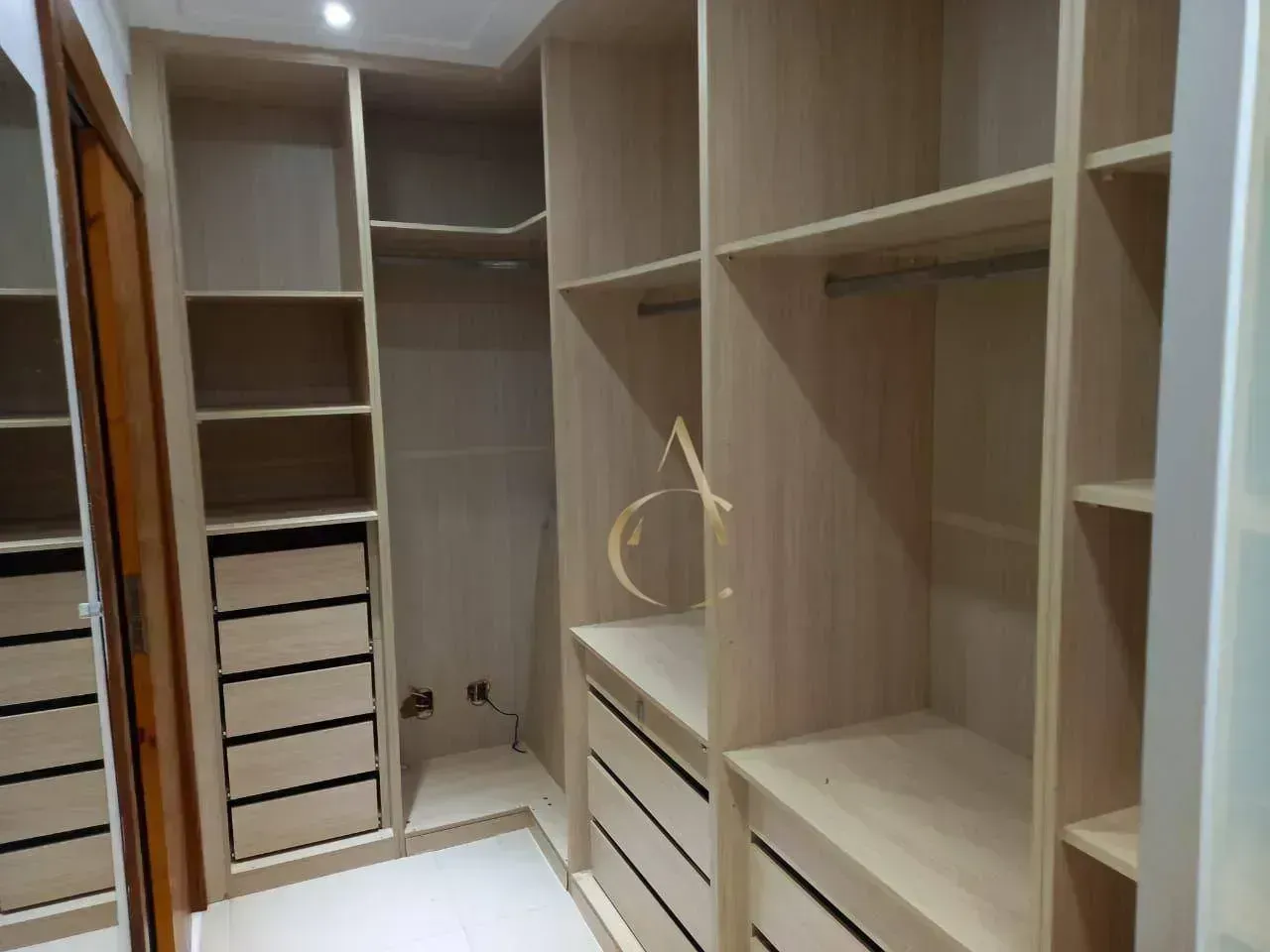 Casa mobiliada com cozinha aberta e fogão a gás — photo 4