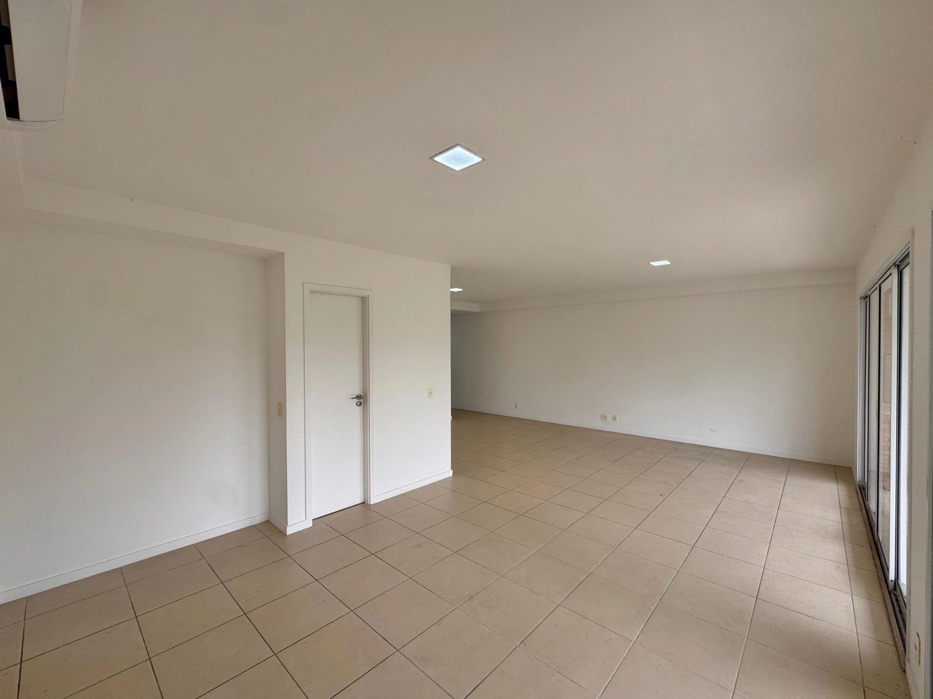 Furnished apartment, 158 m², with a water view — photo 43