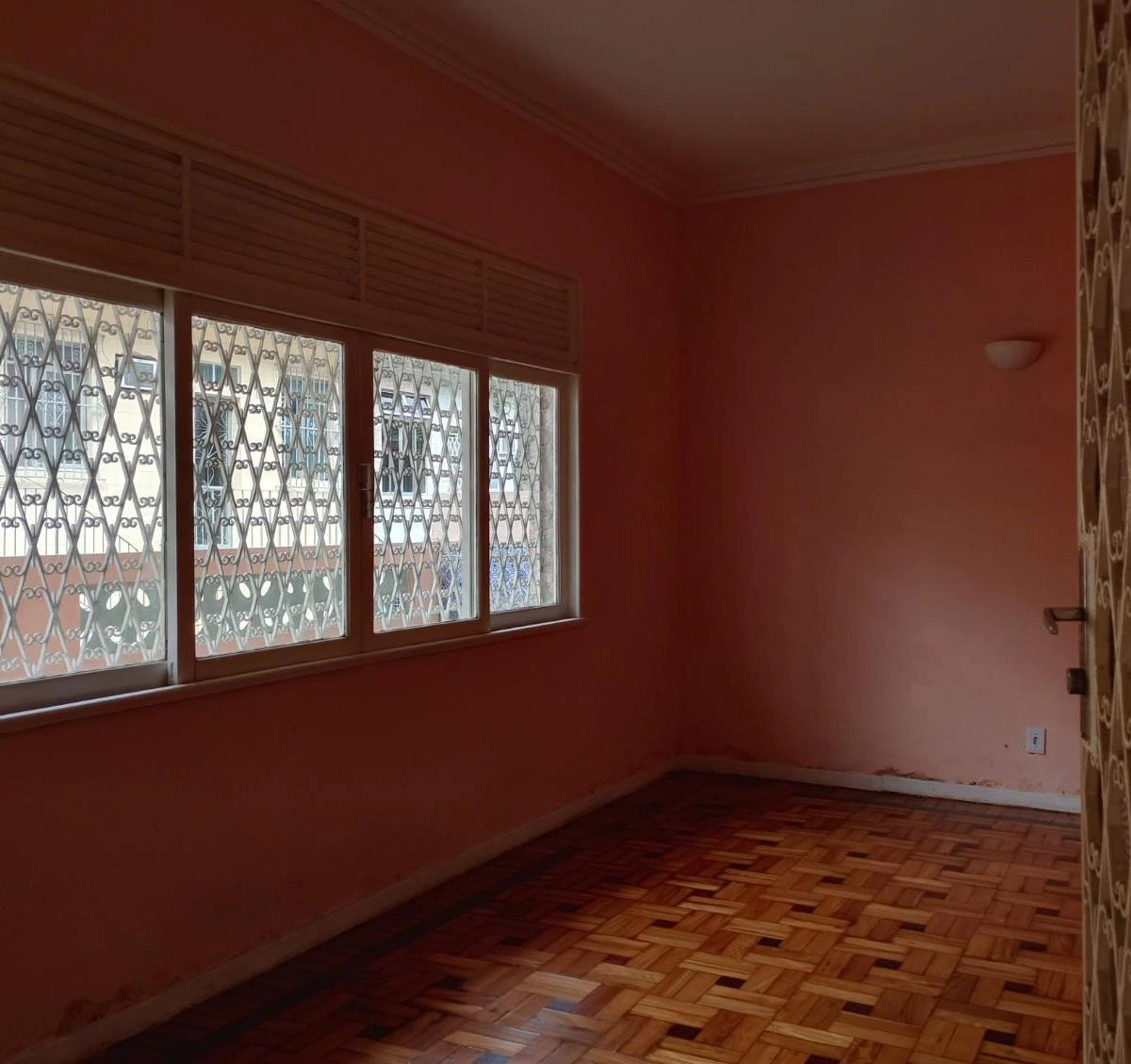 House, 50 m², with wood or laminate floors