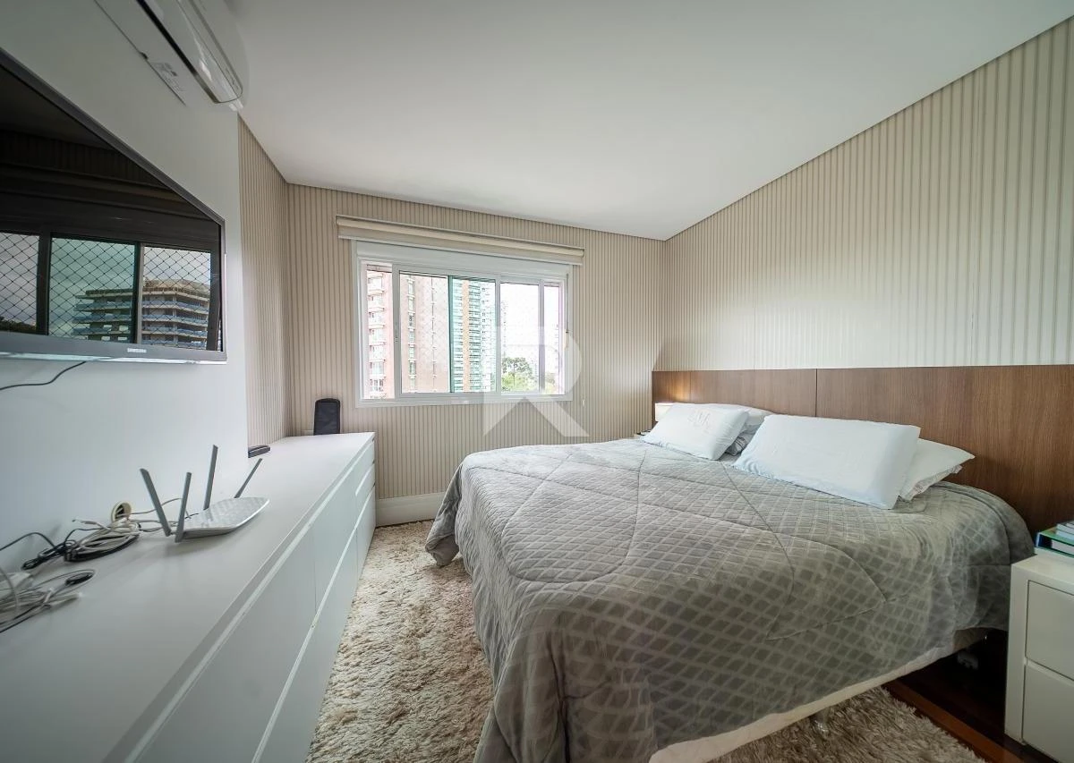 Балкон з грилем та 4 спальні: квартира 186 м² — photo 27