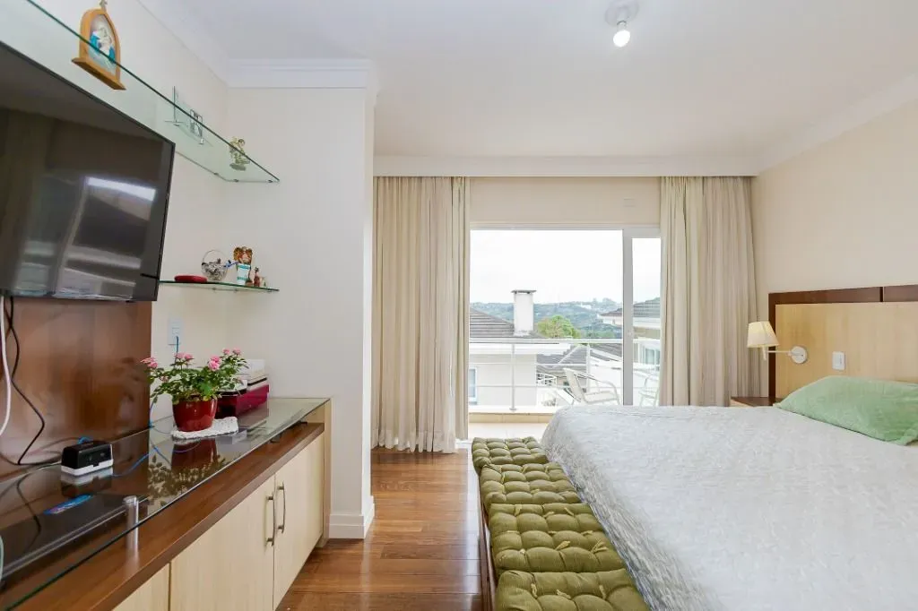 House with 4 en-suite bedrooms and private BBQ — photo 24