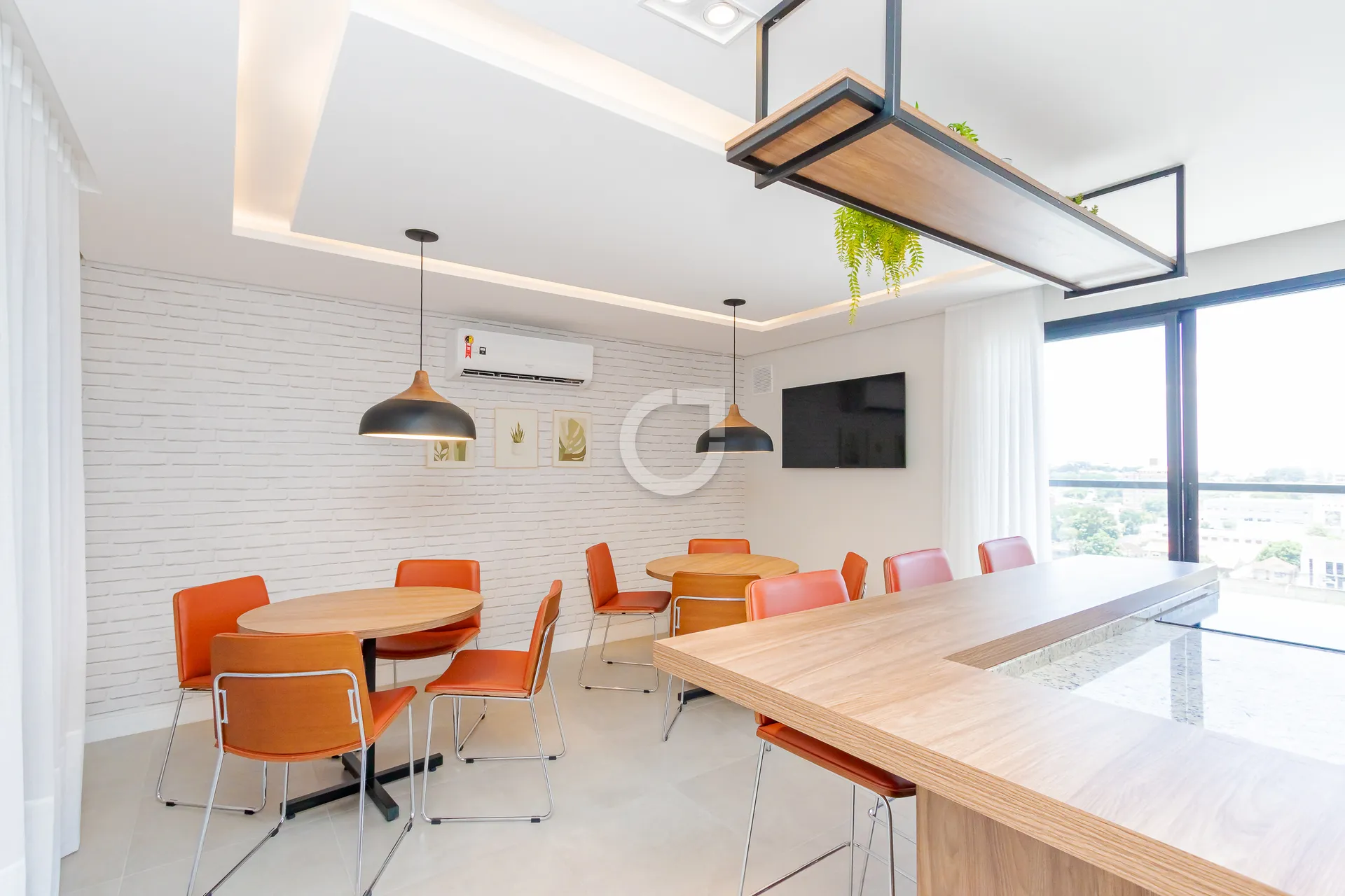 Furnished 1-bedroom apartment with open-plan kitchen — photo 21