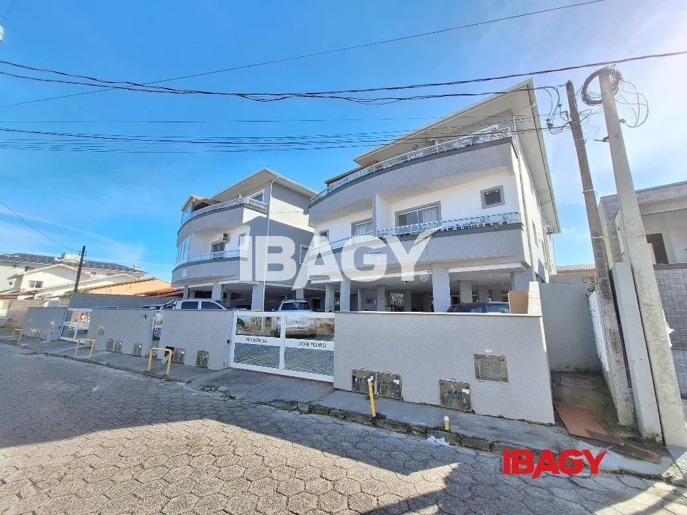 Furnished 2-bedroom apartment with a laundry tanque — photo 19