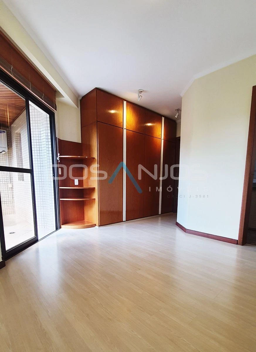 Furnished apartment with 4 bedrooms and 270 m² — photo 25