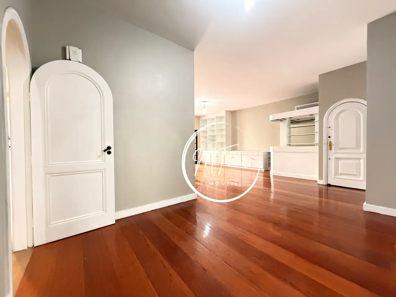 Рабочее место и 4 спальни: квартира 145 м² — photo 23