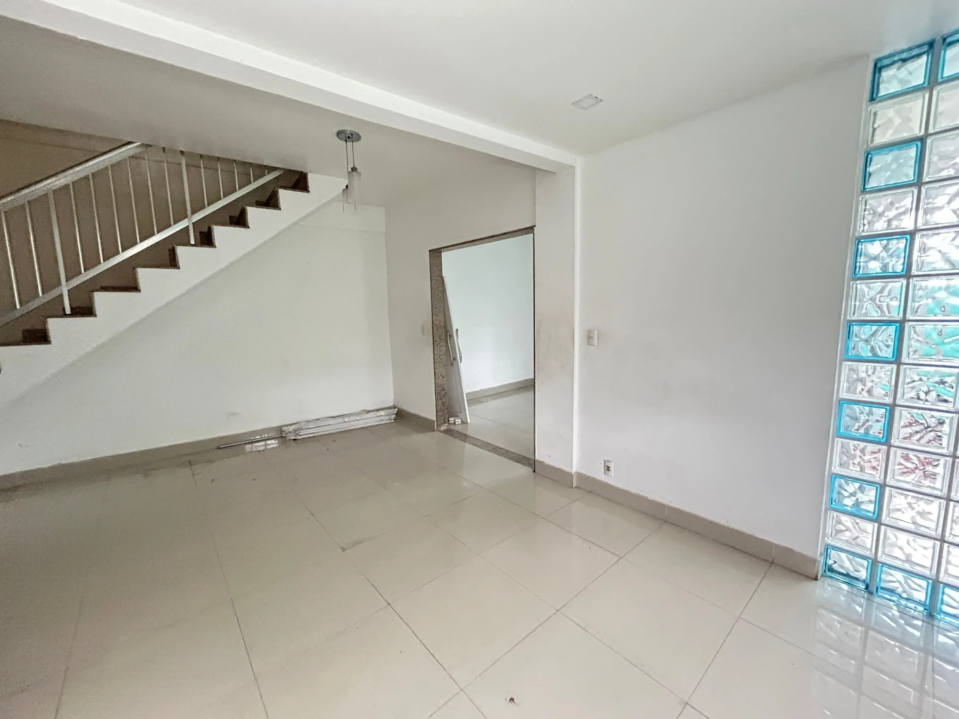 House, 300 m², with a walk-in closet — photo 48