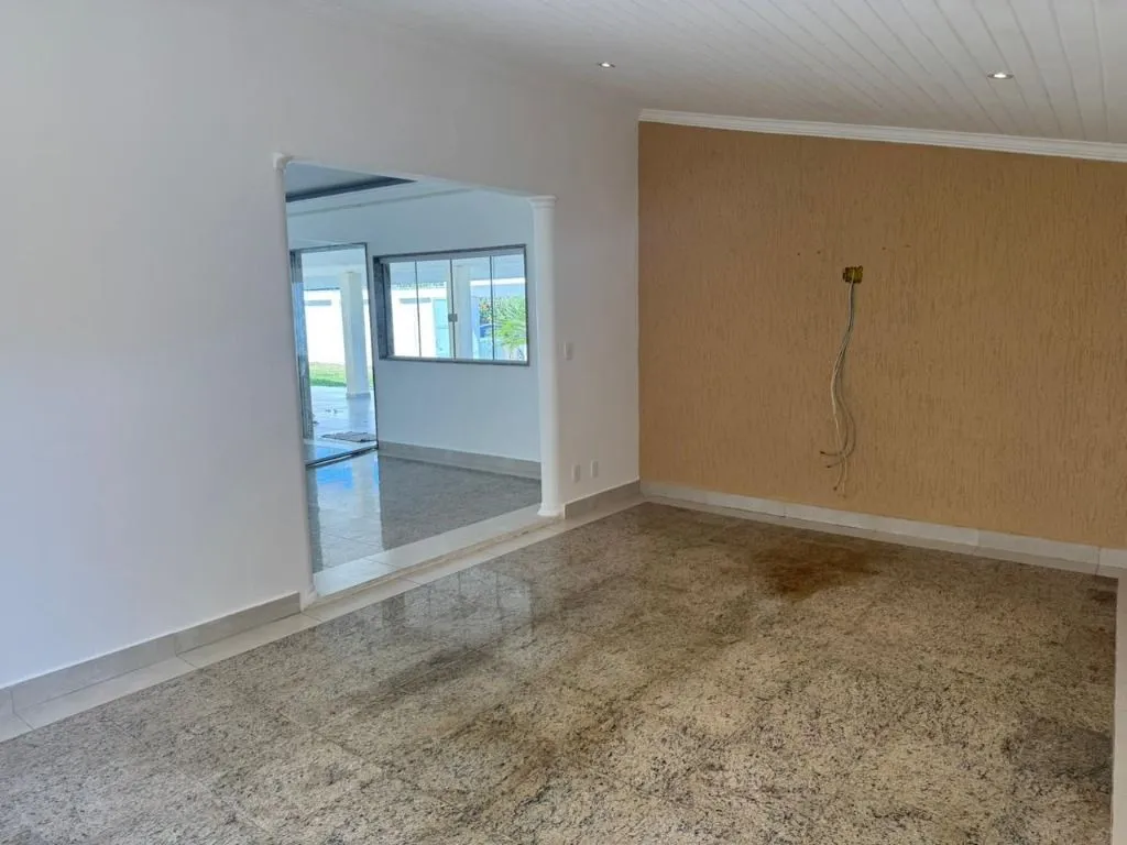 House with 5 bedrooms and 4 bathrooms plus open pool — photo 15