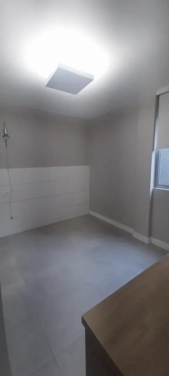 Unfurnished 2-bedroom apartment with open-plan kitchen — photo 3