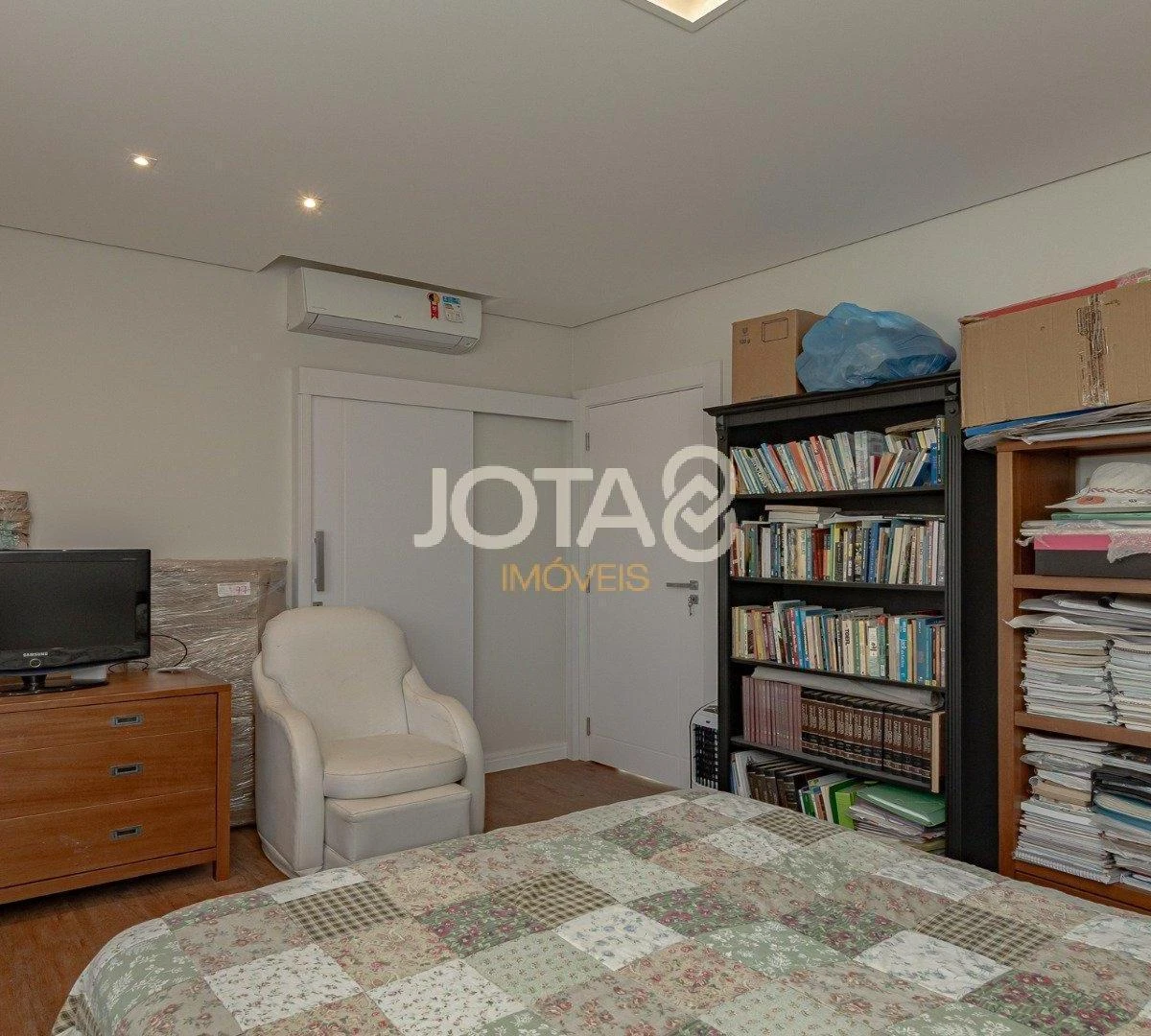 Мебльований будинок 283 м² з відкритою кухнею — photo 11