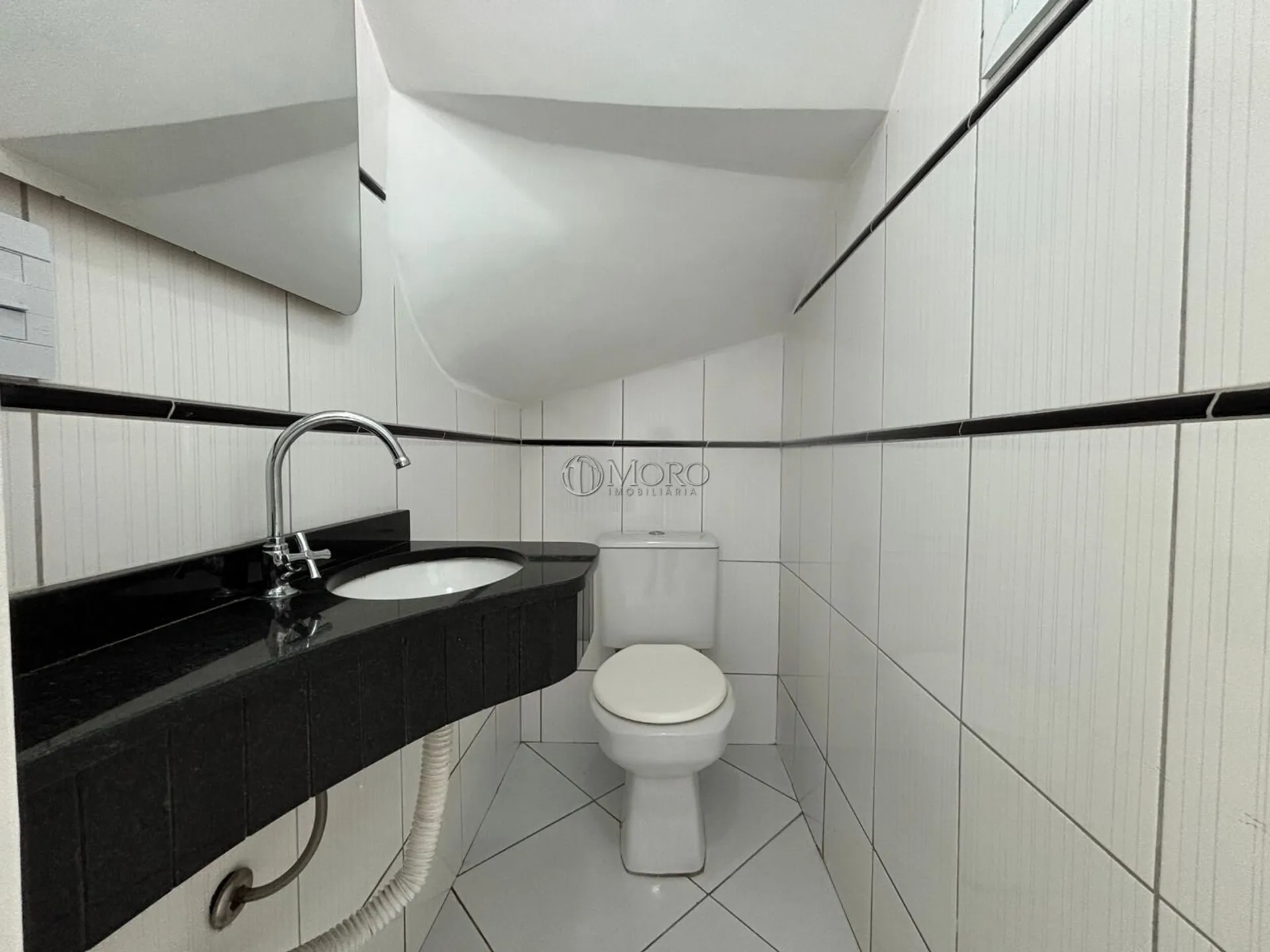 Townhouse with a closed kitchen and 3 bedrooms — photo 16