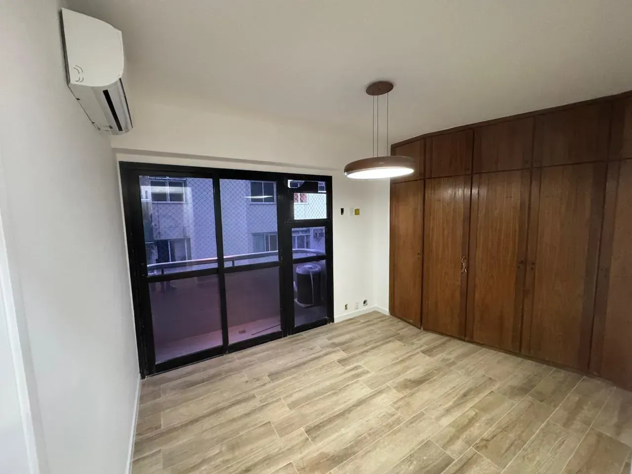 Rental apartment with 3 bedrooms and a glassed-in balcony — photo 4