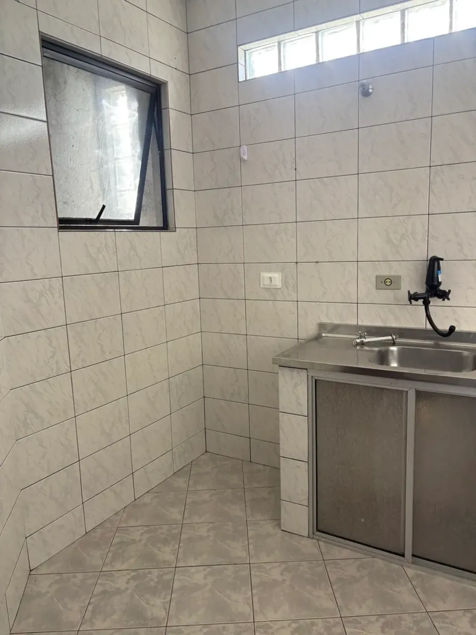 Studio kitnet with 1 bedroom and 1 bathroom — photo 2