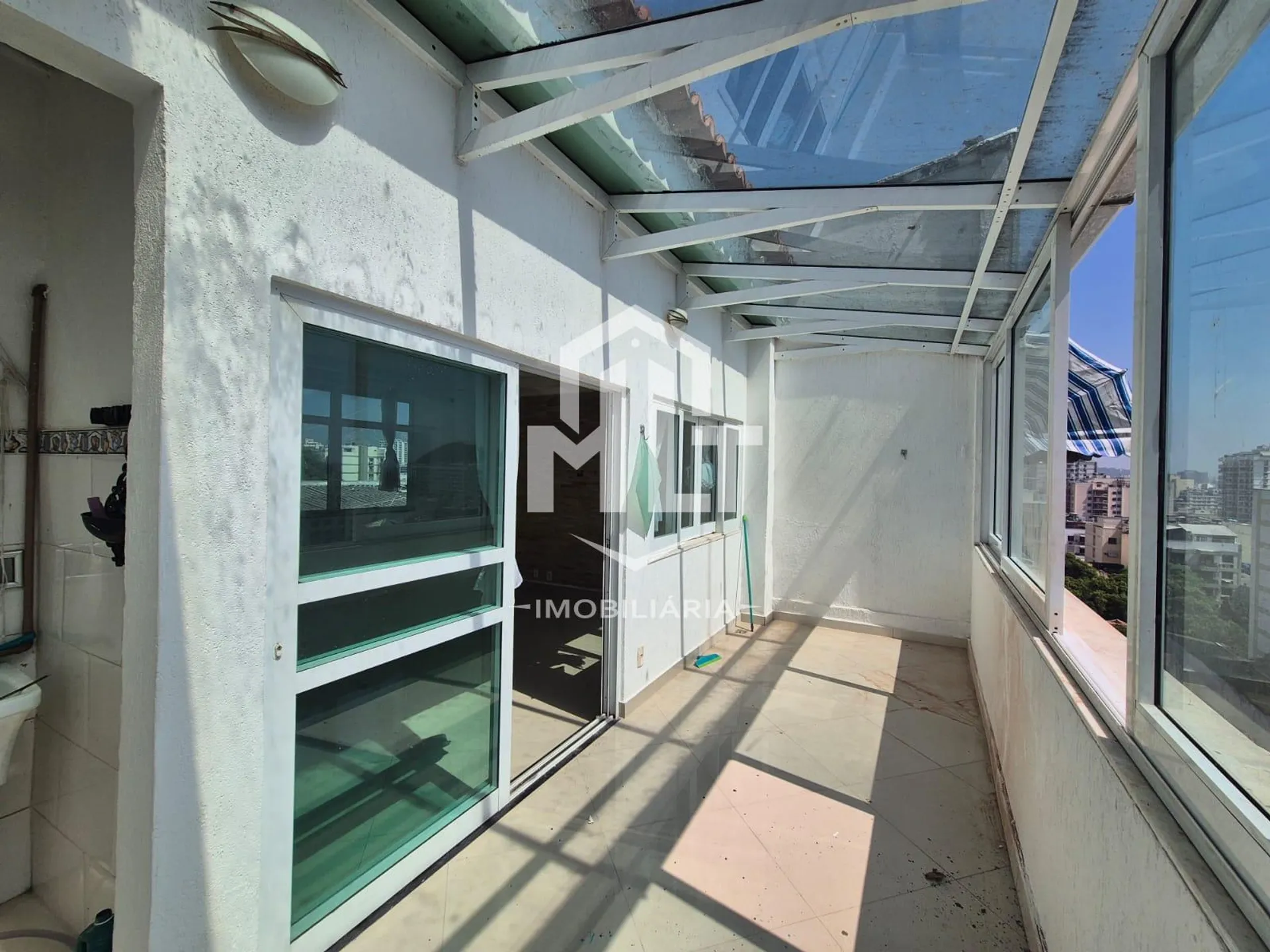 2 quartos e varanda envidraçada: apartamento de 75 m² — photo 17