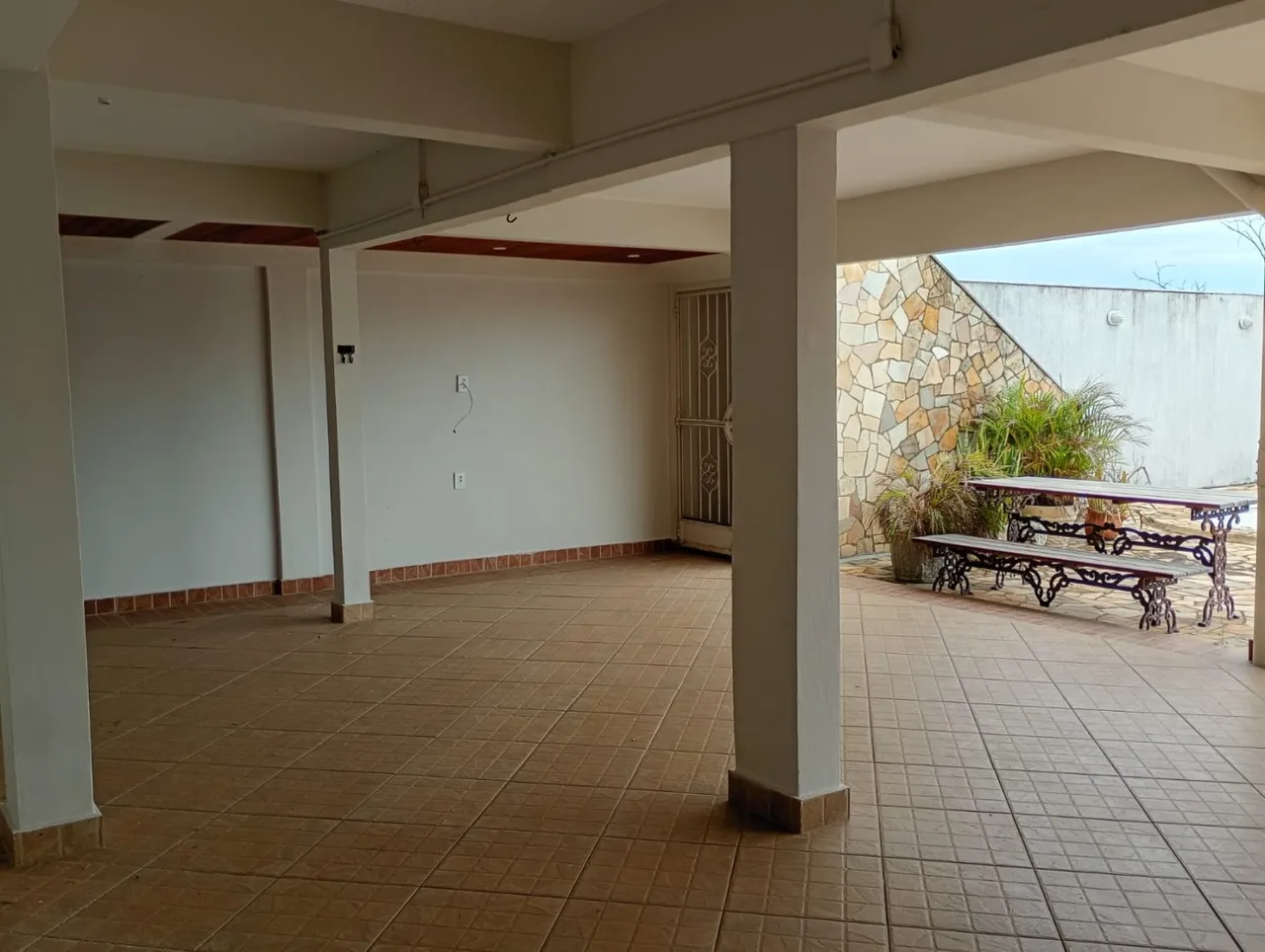 Furnished rental house with 3 bedrooms and 5 bathrooms — photo 20