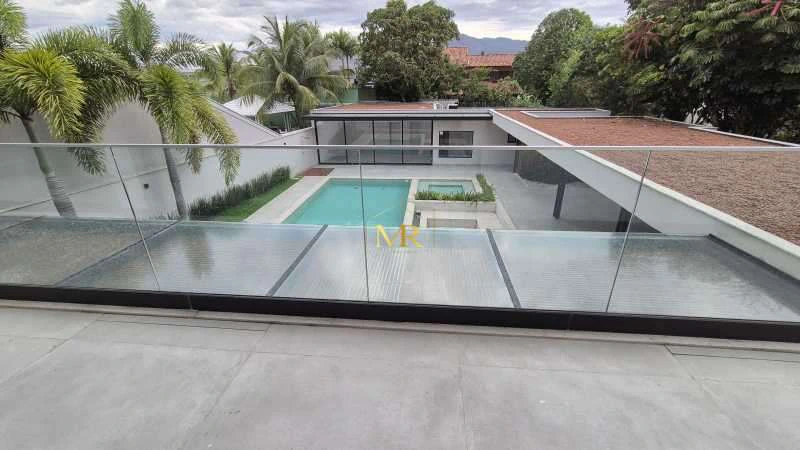 Triplex house with 6 en-suite bedrooms and 9 bathrooms — photo 25