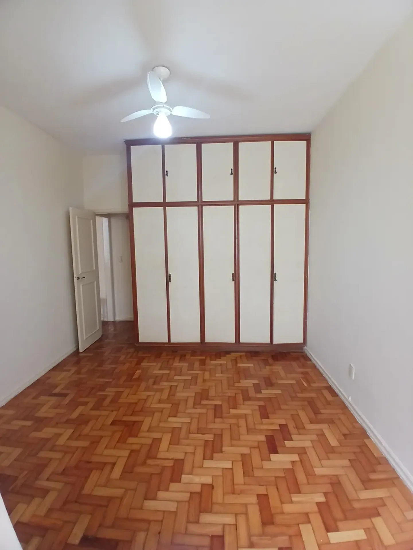 Apartamento de 2 quartos com vaga e vista para a cidade — photo 7
