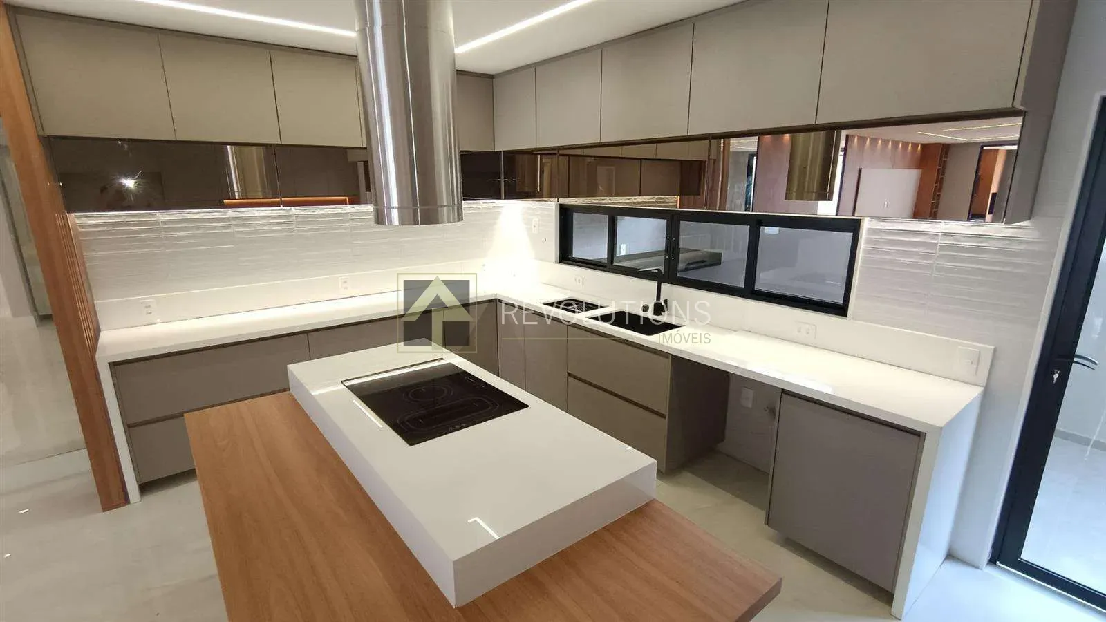 House with 5 bedrooms and 5 en-suites — photo 9
