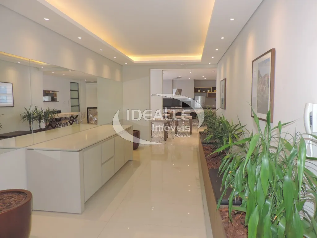 Apartment with 2 bedrooms and a glass-enclosed balcony — photo 27