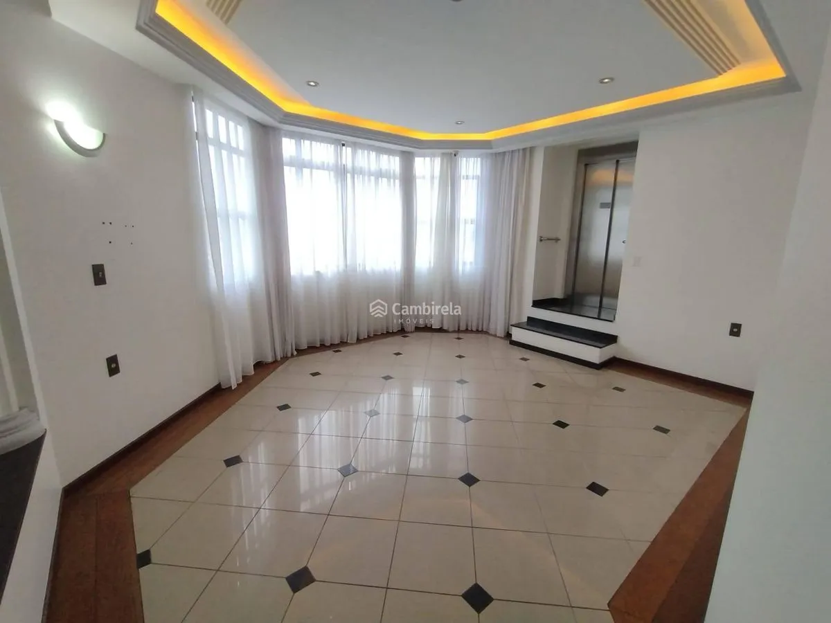 House with 4 bedrooms and 311 m² with 2 en-suites — photo 39