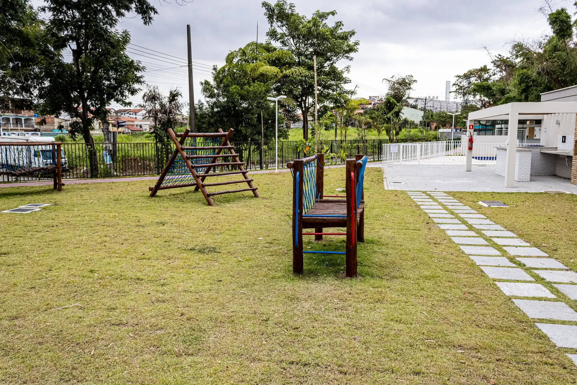 Apartamento de 2 quartos em condomínio com academia — photo 23
