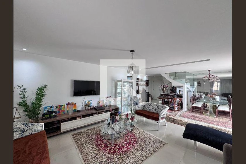 Furnished 360 m² apartment with 3 en-suite bedrooms — photo 7