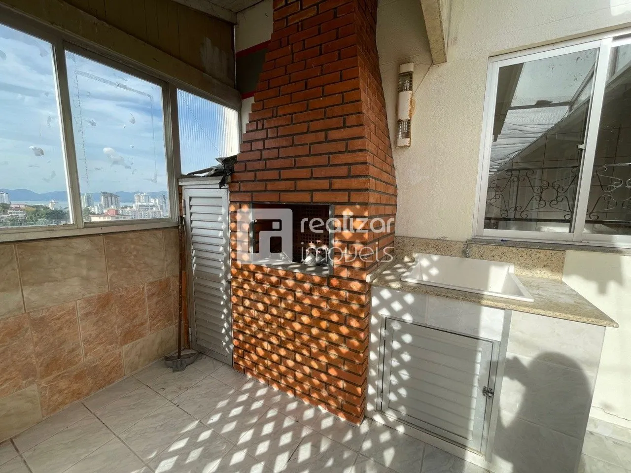 Penthouse with built-in balcony grill and 3 bedrooms — photo 26
