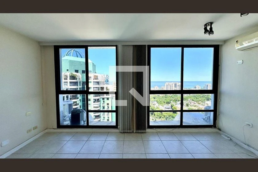 200 m² apartment with 3 en-suite bedrooms and balcony — photo 12
