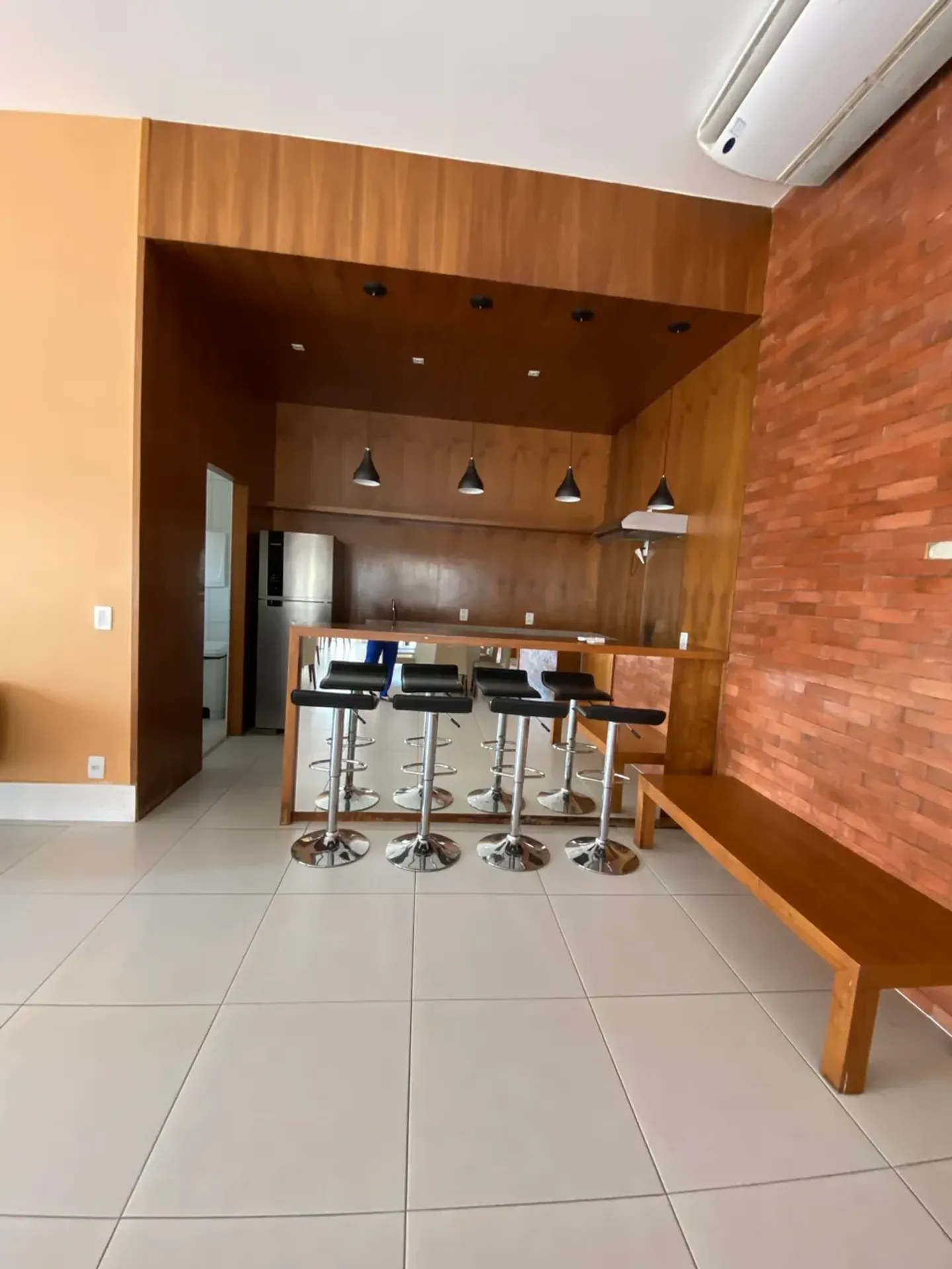 Furnished apartment, 174 m², with a grill on the balcony — photo 2