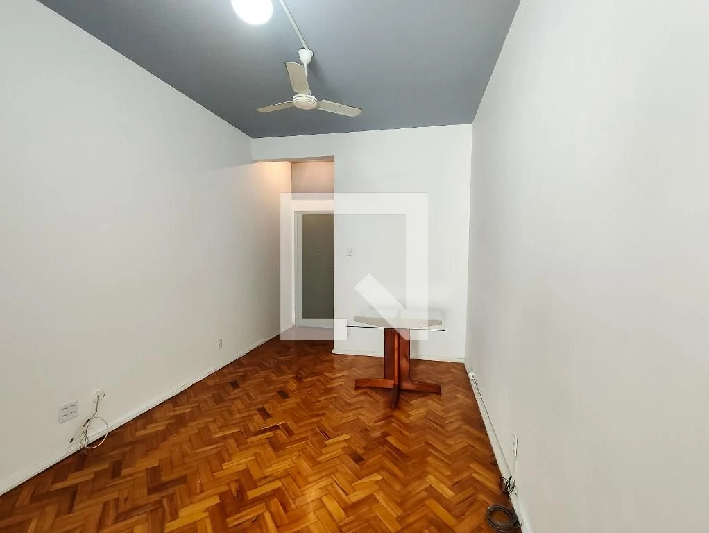1-bedroom apartment with a gas stove kitchenette — photo 20