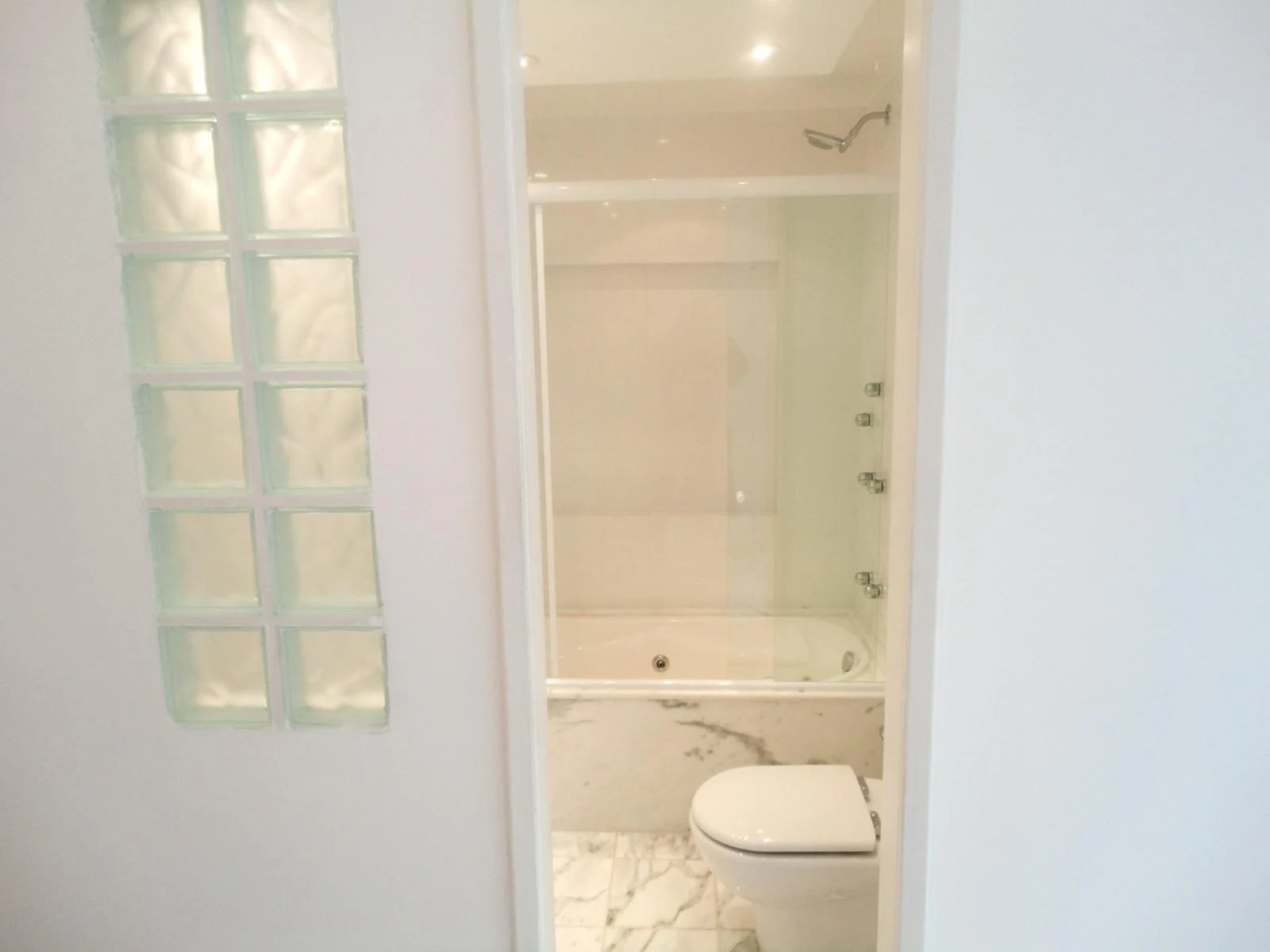 Apartamento mobiliado com 4 quartos e cozinha fechada — photo 5