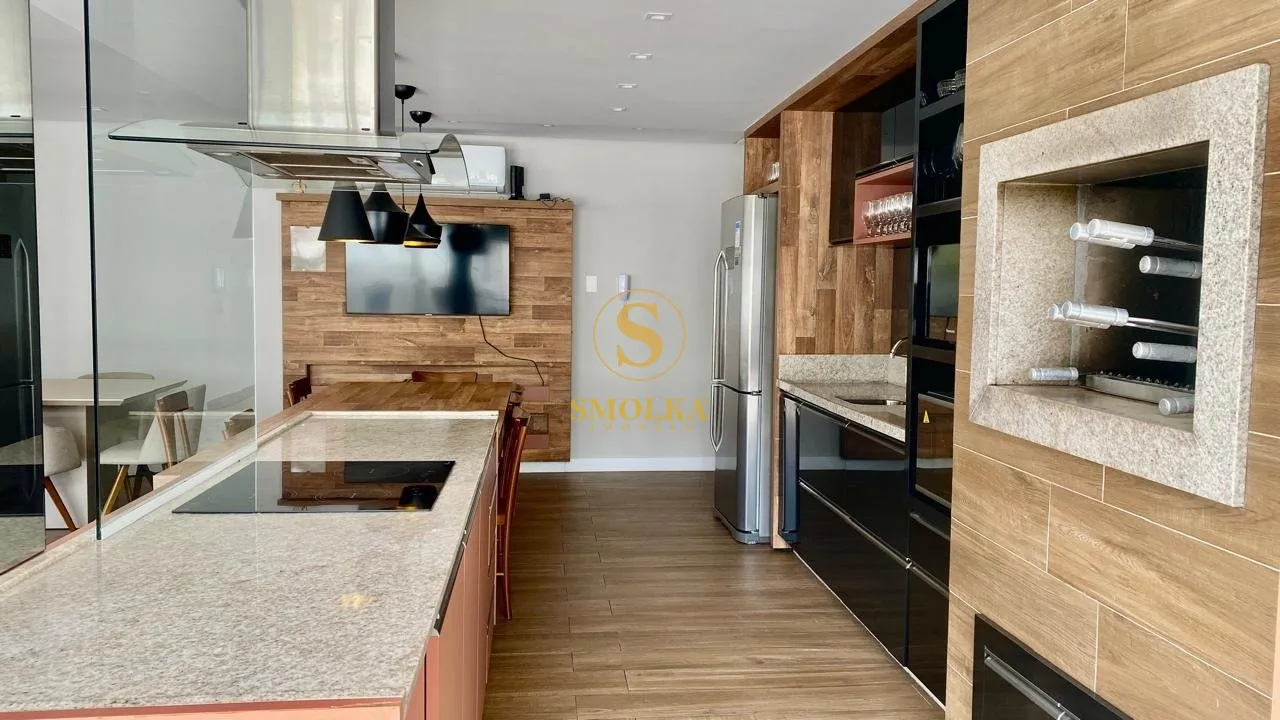 Departamento con balcón cerrado con vidrio en Florianópolis — photo 32