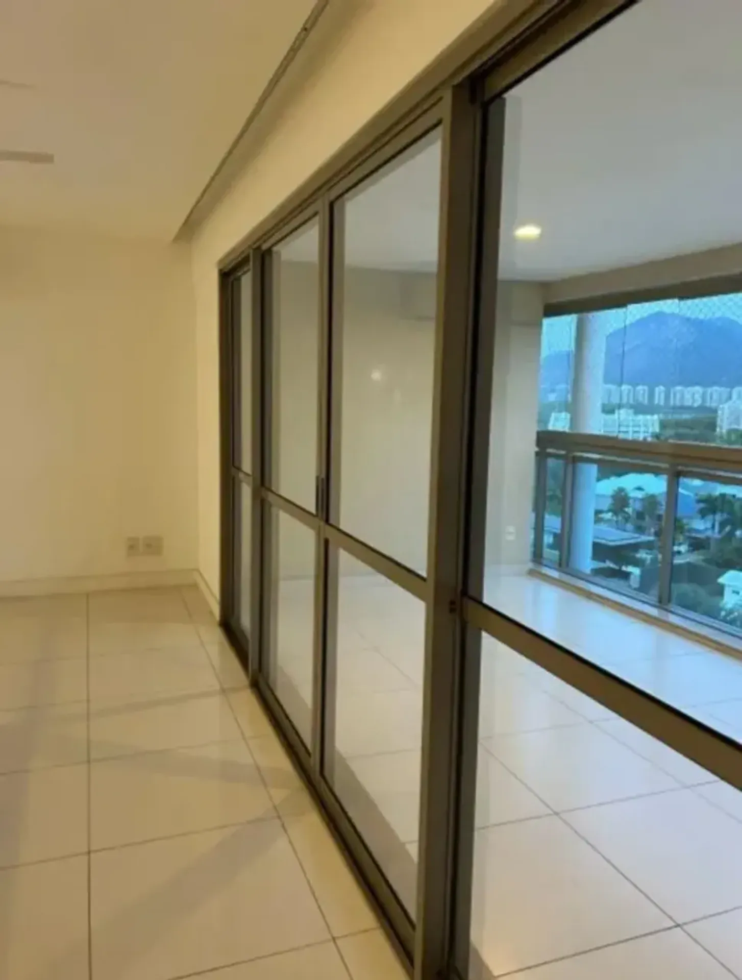 Apartamento com 4 quartos e 5 banheiros, fogão a gás — photo 9