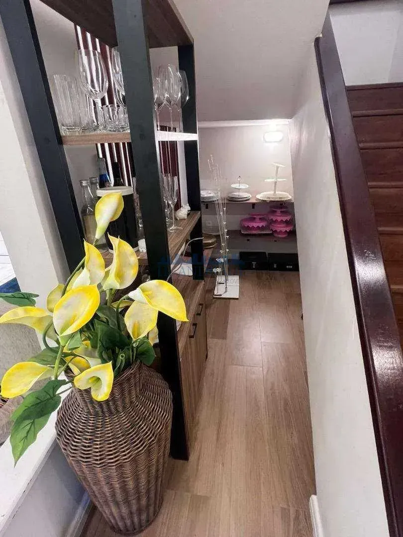Casa com cozinha fechada e fogão a gás — photo 18