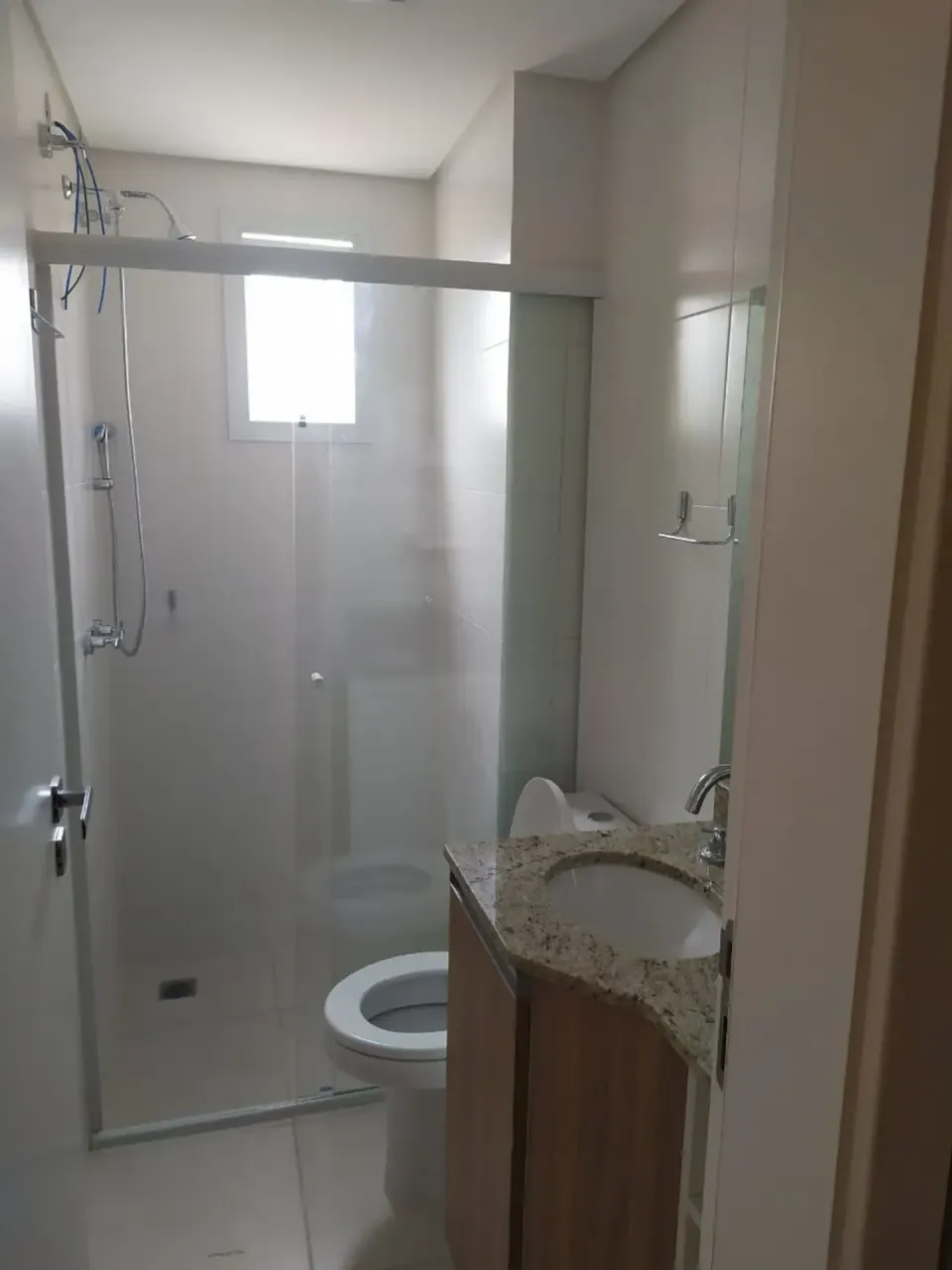 Apartamento de 3 dormitorios con 2 baños y balcón cerrado — photo 8