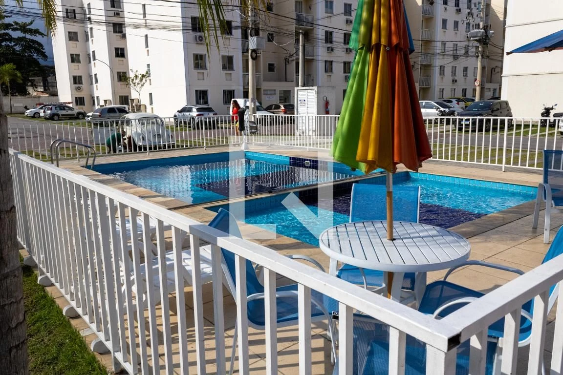 Apartamento sem mobília com churrasqueira na varanda — photo 10