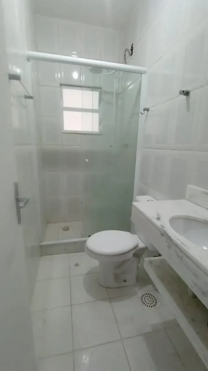 4-bedroom house with 2 bathrooms and 2 parking spots — photo 4