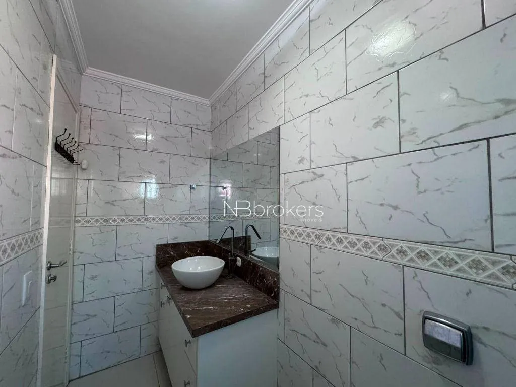 Furnished house, 180 m², with a bathtub — photo 48