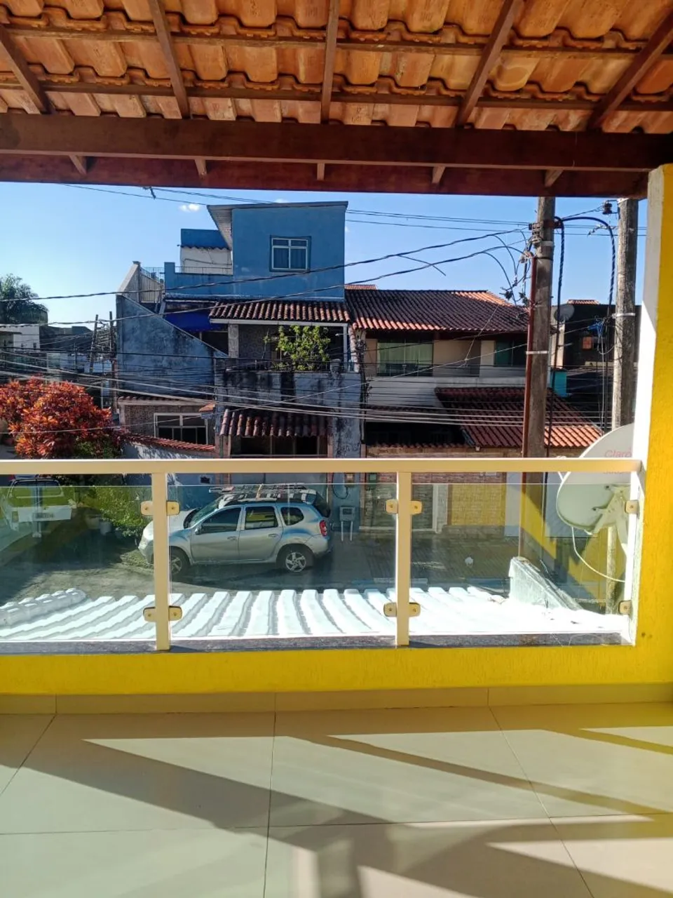Glass-enclosed balcony in a 3-bedroom house, 197 m² — photo 4