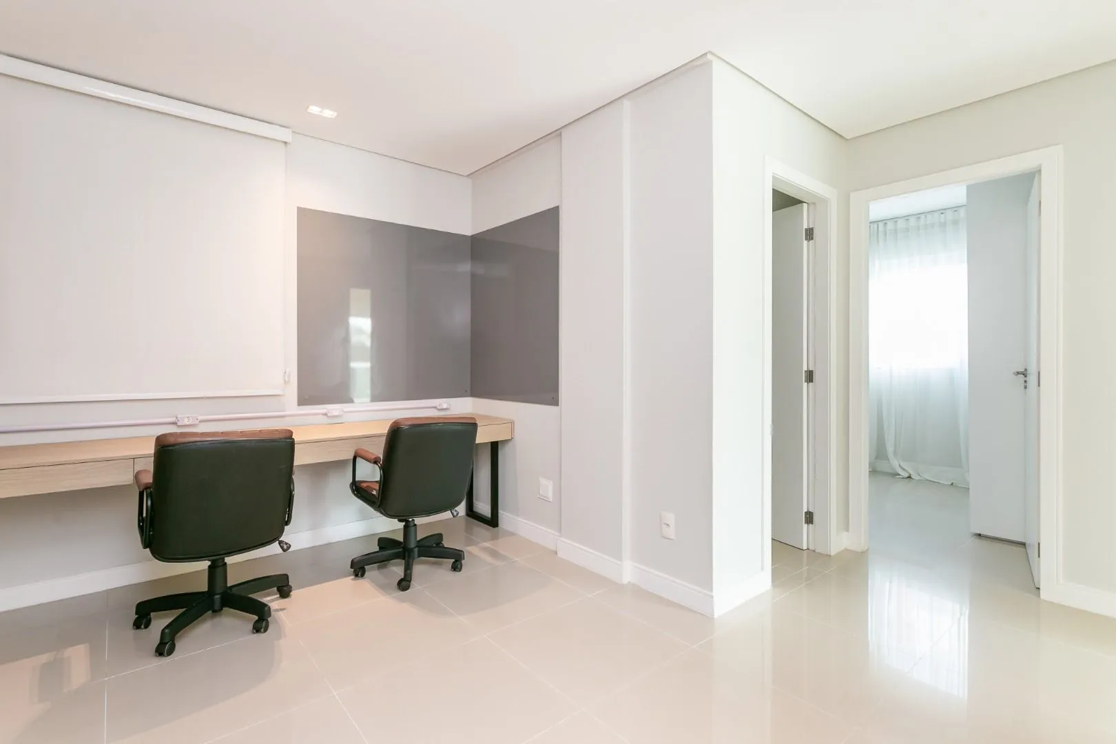 Пентхаус 260 м²: 3 спальни с ванными и 3 места парковки — photo 3
