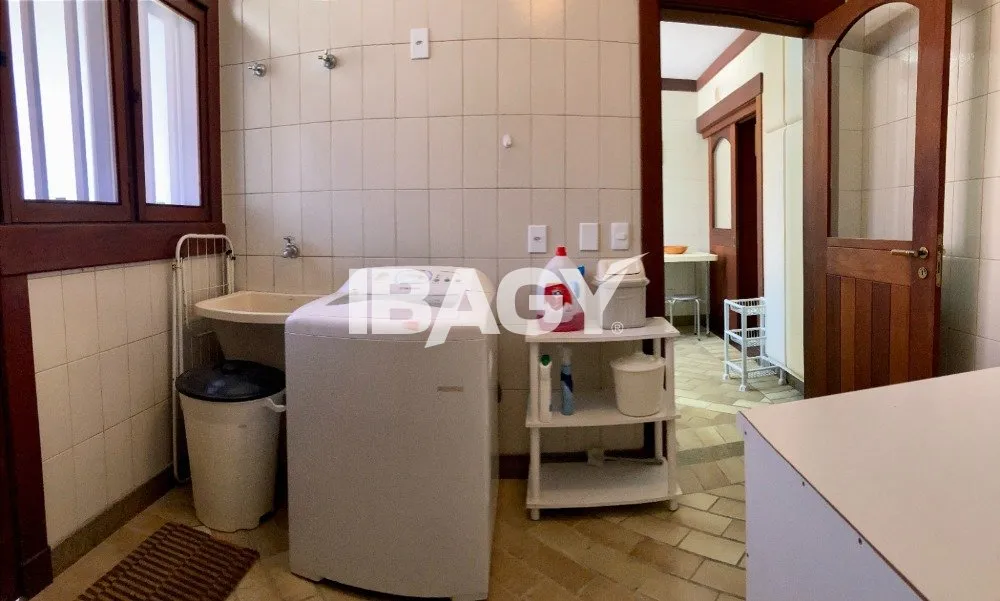 Casa amueblada con 5 dormitorios y 600 m² — photo 3