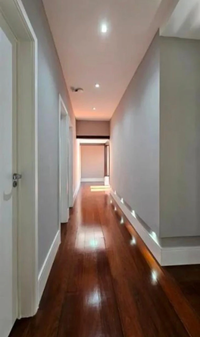 Casa de 5 quartos com 960 m² e 8 banheiros — photo 6