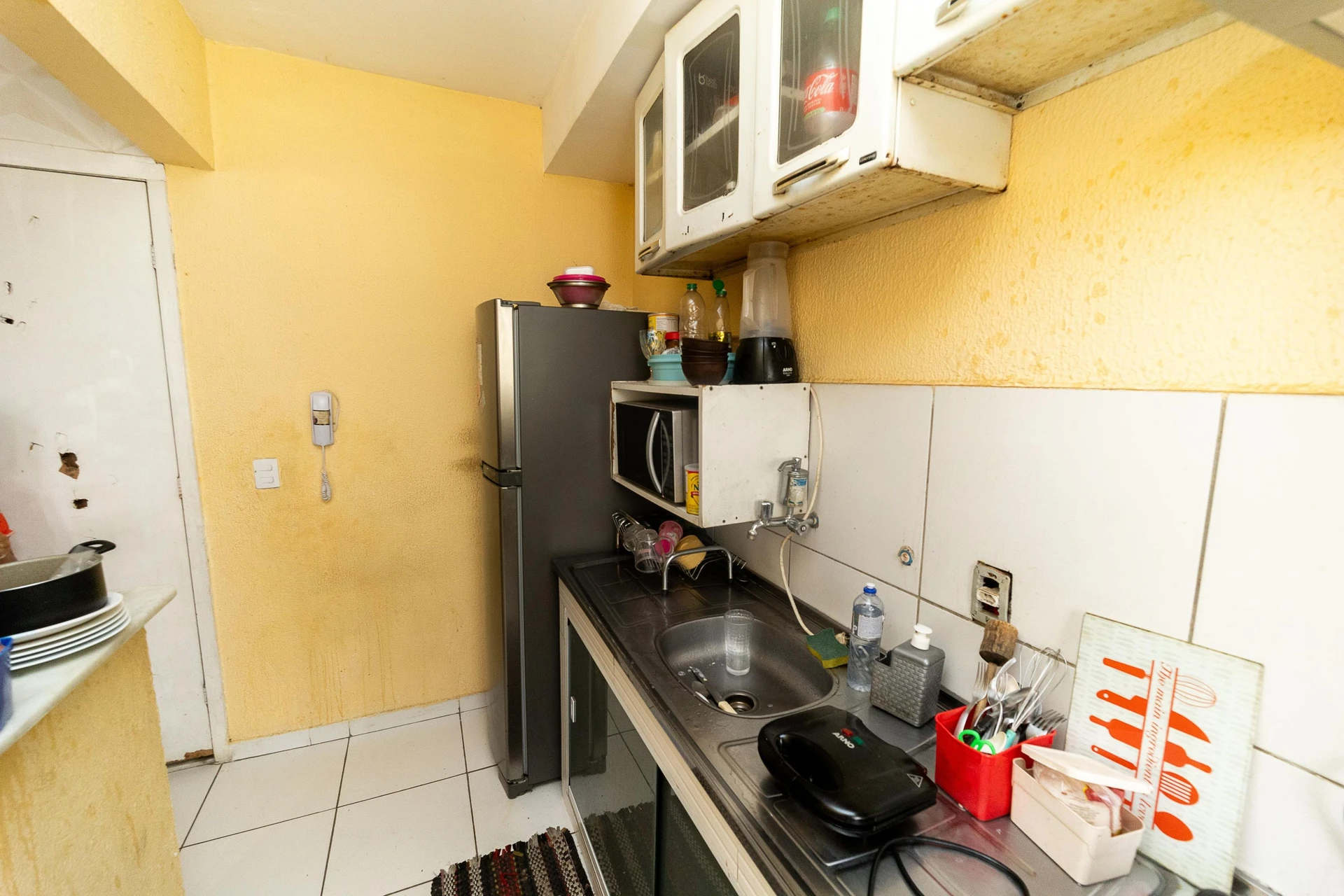 2-bedroom apartment in a building with a pool — photo 24