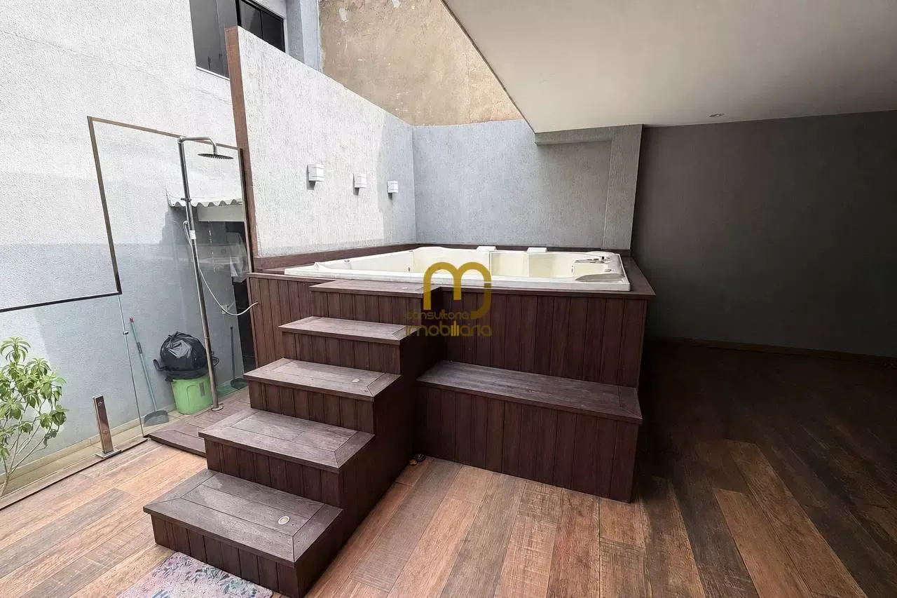 Furnished house, 300 m², with a glass-enclosed balcony — photo 21