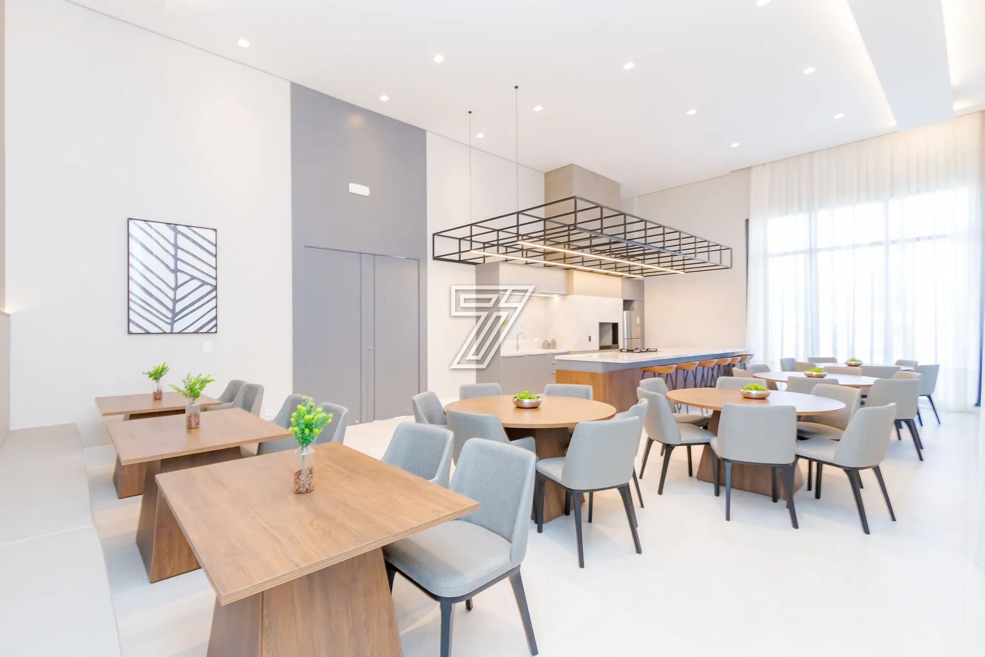 2-bedroom apartment with suite, open kitchen and 2 parking — photo 61