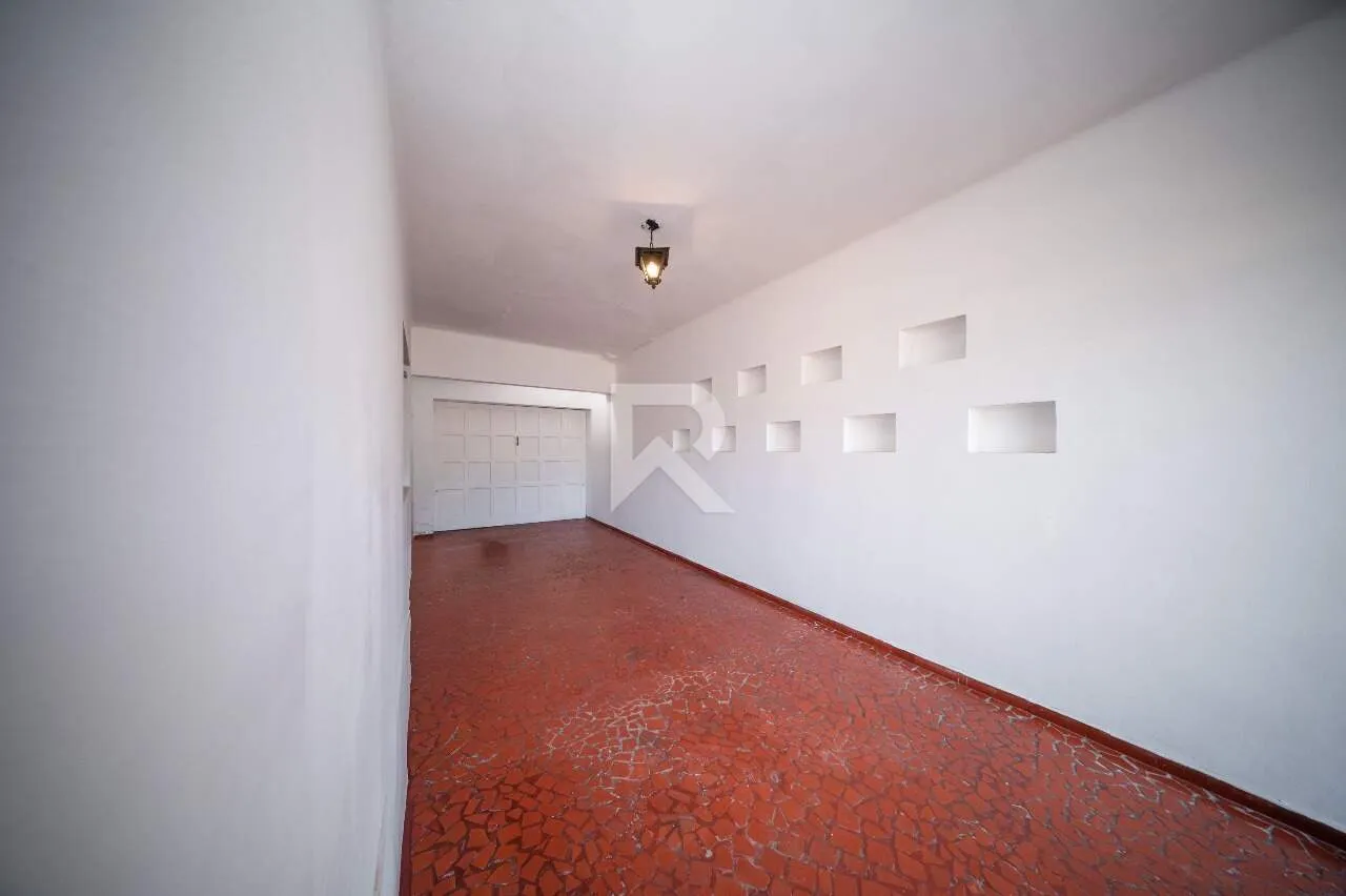 Rental house with laundry area and 5 bedrooms — photo 18