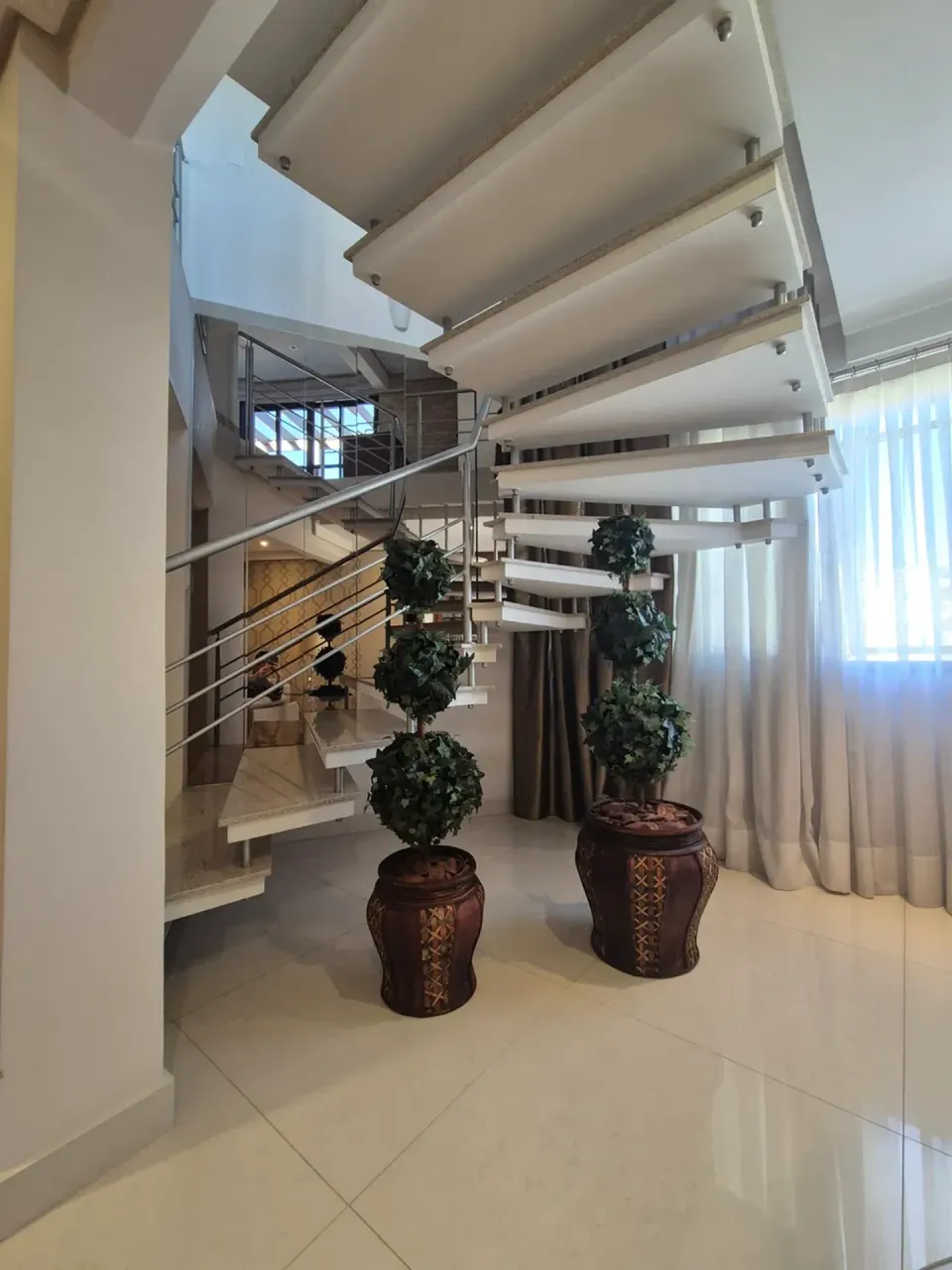Apartment with 3 bedrooms and 5 bathrooms, 183 m² — photo 3