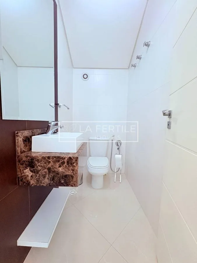 Будинок на 5 спалень із 2 ванними при кімнаті, 400 м² — photo 29