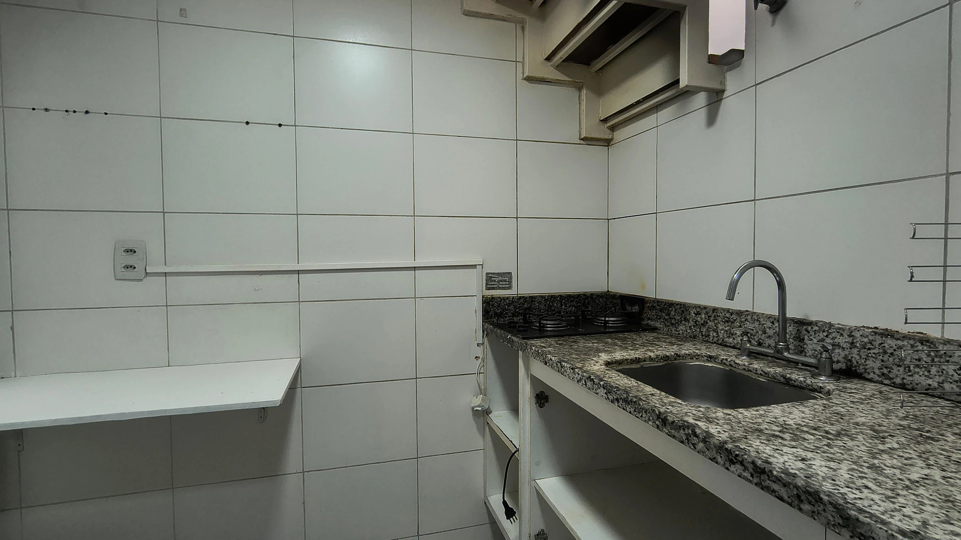 1-bedroom apartment with 1 parking space and balcony — photo 9