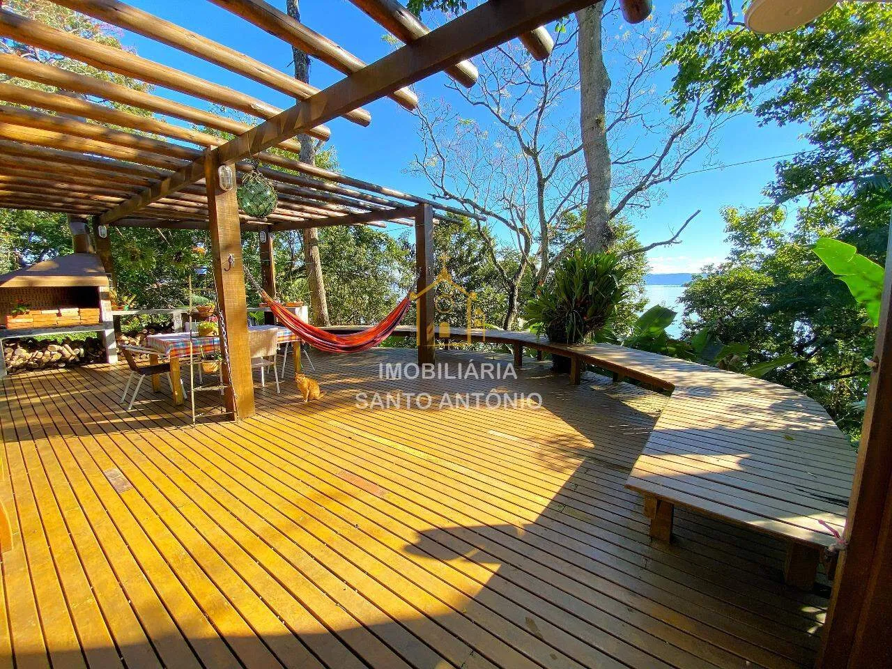 Furnished house with 2 en-suites and private BBQ — photo 10